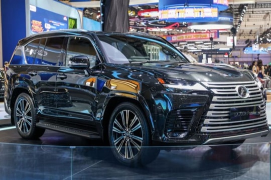 Lộ diện Lexus LX 2026 bản hybrid: Khung gầm Land Cruiser, động cơ 464 mã lực, nội thất ngập công nghệ đẳng cấp 'xe chủ tịch'