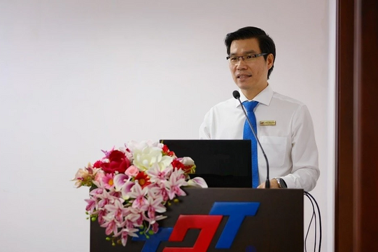 Phó Giáo sư 45 tuổi hiện đang là Hiệu trưởng ‘trường đại học nghìn tỷ’ tại Việt Nam và được xếp hạng thứ 684 tốt nhất thế giới
