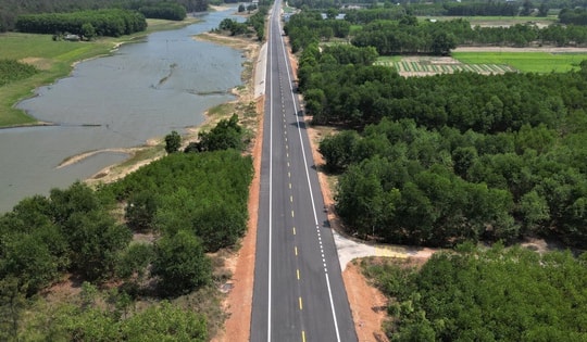 Việt Nam có cung đường biển đẹp như tranh xuyên qua nhiều vùng sinh thái: Dài 100km, đang nỗ lực ‘về đích’