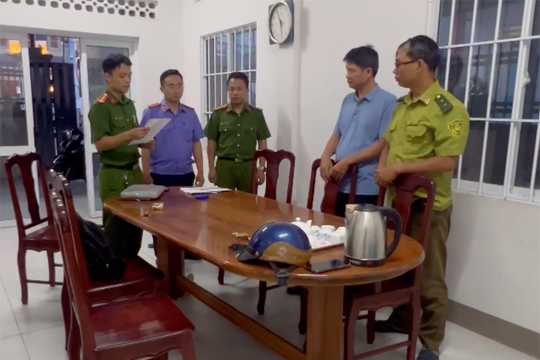 Khởi tố, bắt giam một Trạm trưởng Trạm Kiểm lâm