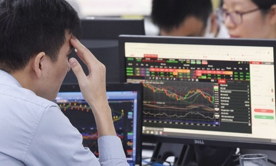 VN-Index tăng 10,7%, nhiều quỹ mở cổ phiếu vẫn giữ tỷ trọng tiền cao
