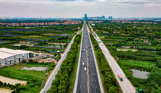 Việt Nam lần đầu tiên xây dựng tuyến cao tốc theo tiêu chuẩn quốc tế, đẹp như châu Âu, vốn đầu tư gần 50.000 tỷ