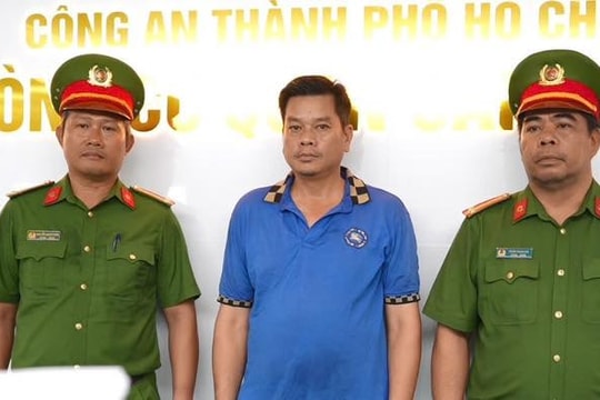 Huy động hơn 200 cán bộ chiến sĩ truy quét suốt 15 ngày đêm, bắt giữ 'ông trùm' Nguyễn Văn Đỏ, tịch thu 2 tỷ tiền mặt, nhiều sổ đỏ, xe ô tô và 1,3 tấn xyanua