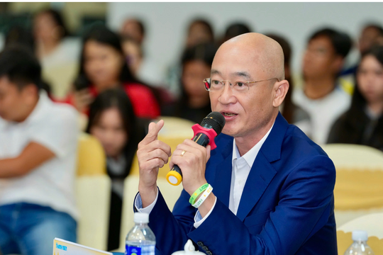 Sếp FE Credit: Tìm 'vay tiền' trên mạng, người dân dễ sập bẫy app lừa đảo hơn gặp công ty chính thống
