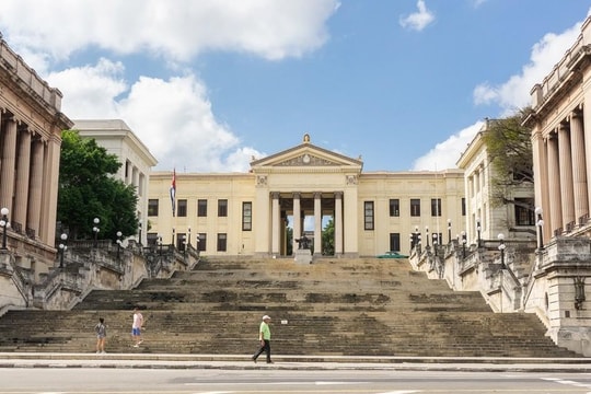 Cuba hủy thi đại học vì thiếu nhiên liệu trầm trọng