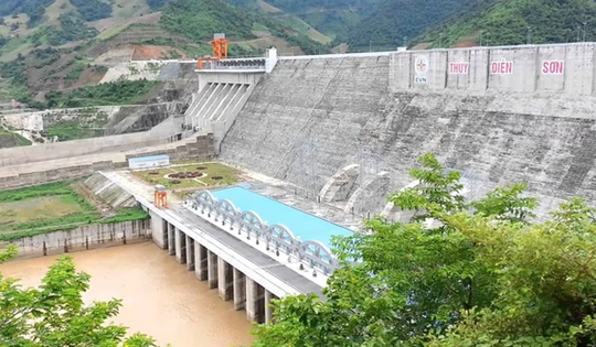 Huy động gần 3 triệu m3 bê tông, Việt Nam hoàn thành công trình lot top thế giới, bên cạnh những công trình của Trung Quốc, Nga, Paraguay, Mỹ, Venezuela