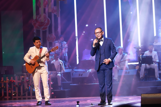 NSND nổi tiếng từng làm công nhân mỏ, bốc vác, kéo xe bò mưu sinh: Là thầy của ca sĩ Tùng Dương, sống giản dị, không nhà lầu, xe sang