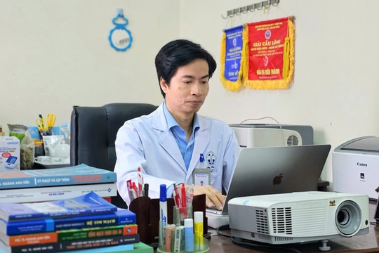 Giáo sư trẻ nhất Việt Nam ngành Y 33 tuổi đã có bằng Tiến sĩ, hiện là Phó Giám đốc của bệnh viện thuộc Đại học hàng đầu miền Trung