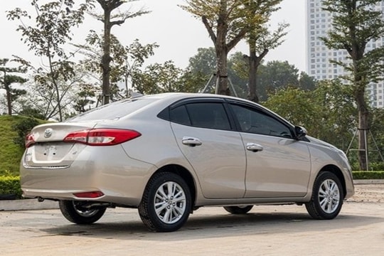 Toyota Vios nay giá chỉ còn 350 triệu, khách Việt xem xe và có ý kiến thẳng thắn
