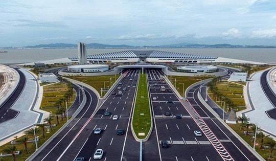 ‘Siêu hầm’ xuyên biển phức tạp nhất thế giới: Dài gần 7km, ghép từ 32 khối bê tông nặng 80.000 tấn