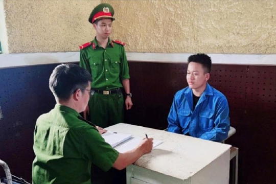 Khởi tố, bắt chủ tiệm cầm đồ ‘SIN 8386’