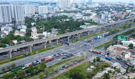 Dự án mở rộng xa lộ 65 năm tuổi tại TP. HCM nhận chỉ đạo ‘nóng’