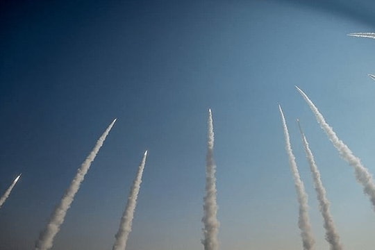 Iran cảnh báo sẽ đáp trả mạnh mẽ 'chưa từng thấy'