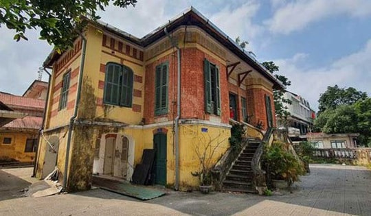 Biệt thự Pháp cổ hơn 100 năm tuổi ở Huế sắp bị tháo dỡ: Công trình đặc biệt với kết cấu bê tông cốt tre hiếm gặp