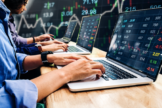 ETF toàn cầu đạt 21.910 tỷ USD: Chứng khoán Việt trước phép thử giữ vốn trong lộ trình nâng hạng