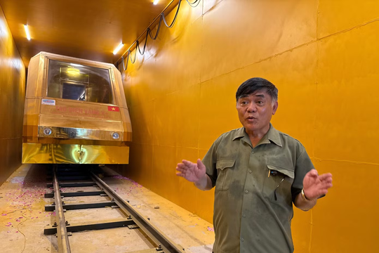 Chưa từng có tại Việt Nam, tàu điện dát vàng của đại gia Đường 'bia' vừa chạy ngầm thử nghiệm tại Hà Nội