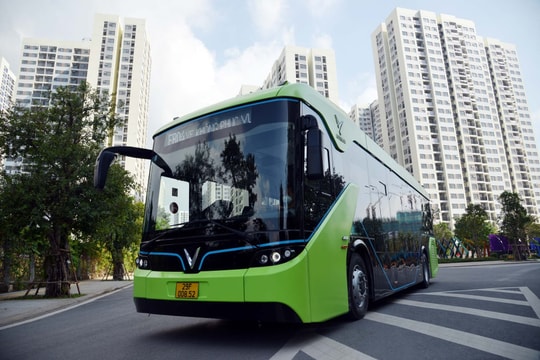 Từ ngày mai, VinBus bắt đầu miễn phí cho hành khách trên tuyến dài 200km