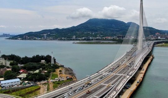 Chính thức khánh thành siêu cầu dây văng một trụ dài nhất thế giới: Xây dựng suốt 30 năm với tổng vốn 400 triệu USD, có thể chịu động đất trên 7 độ