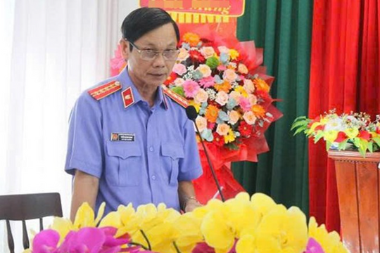 Khởi tố, cấm đi khỏi nơi cư trú nguyên Phó Viện trưởng VKSND tỉnh Quảng Ngãi