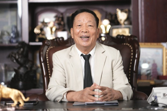 Vị đại gia 81 tuổi gửi 500 tỷ đồng vào ngân hàng, suốt 16 năm qua chỉ để làm một việc