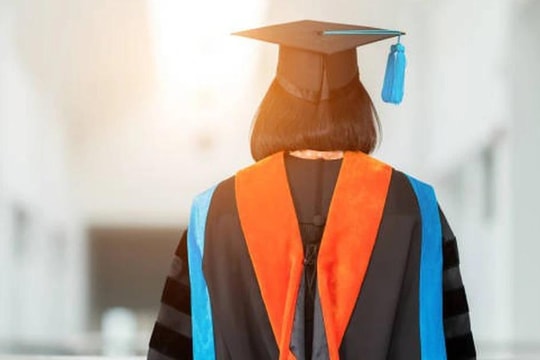 Tiến sĩ Quản trị Kinh doanh gửi loạt CV, tìm việc suốt 4 năm vẫn chật vật, phải làm nhiều việc để mưu sinh