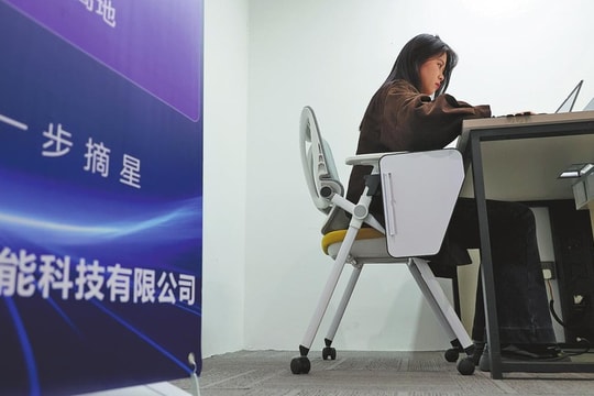 GenZ Trung Quốc rộ mốt mở công ty '1 mình tôi làm hết'