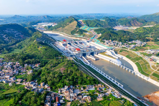 20.000 người Trung Quốc âm thầm vét hàng triệu m³ bùn đất xây công trình dài 134km, trị giá 272.319 tỷ đồng, kết nối trực tiếp với Vịnh Bắc Bộ