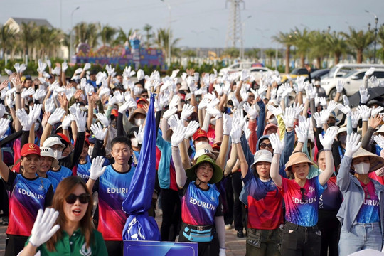 10.000 cán bộ nhân viên Vingroup và tình nguyện viên đồng loạt ra quân tại Việt Nam và 3 quốc gia Đông Nam Á