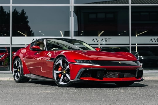 Lộ diện siêu xe Ferrari 12Cilindri tại Việt Nam: Mẫu xe thay thế 812 Superfast có gì đặc biệt?