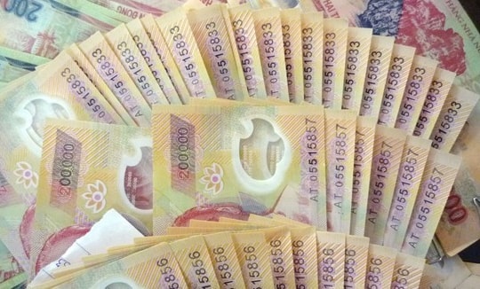Cảnh báo xuất hiện tiền giả loại mới mệnh giá 100.000 đồng và 200.000 đồng
