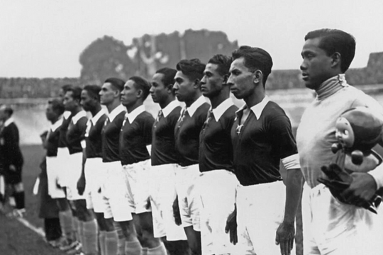 Quốc gia duy nhất của Đông Nam Á từng vào vòng chung kết World Cup, sử dụng tới 700 ngôn ngữ khác nhau