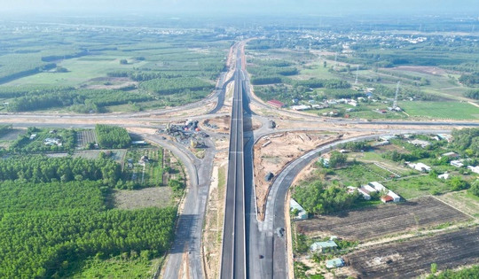 Vành đai chiến lược của Đông Nam Bộ đi qua thành phố trẻ nhất Việt Nam nỗ lực về đích