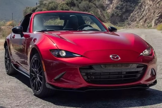 Mazda MX-5 bản mui cứng bất ngờ nhận cọc tại Việt Nam, khách ưng là tháng 10 có xe đi