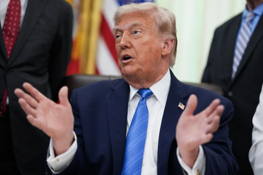 Mỹ bí mật hỗ trợ vận chuyển hơn 100 triệu thùng dầu qua Hormuz, ông Trump tuyên bố Iran đã thất bại