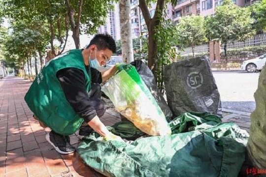 Thạc sĩ, chuyên viên phân tích tài chính bỏ việc, trở thành nhân viên thu mua phế liệu, kiếm gần 200 triệu/tháng