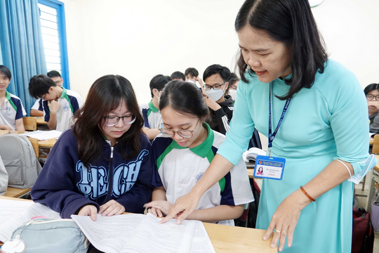 Mỗi giáo viên có thể nhận khoản thưởng gần 12.000.000 đồng/năm từ 1/7/2026: Điều kiện hưởng và cách tính ra sao?