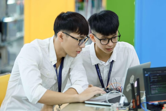 Ngành học tại Việt Nam ‘khát’ tới 700.000 nhân lực: Sinh viên ra trường được săn đón, mức lương 15-40 triệu/tháng