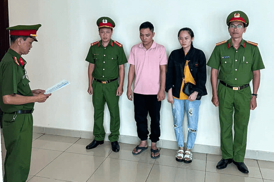 Khám xét một xe ô tô đang lưu thông, tịch thu gần 6.500kg và 1.700 lít tang vật: Khởi tố Giám đốc 2 công ty
