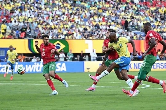 Lý do đằng sau những đôi giày màu hồng phủ sóng World Cup 2026?