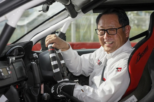 Chủ tịch Toyota nói lời ‘đơn độc’, thẳng thừng về loại xe 'tương lai' ở thời điểm hiện tại