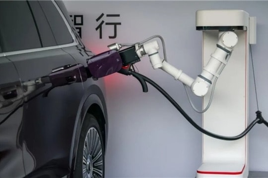 Cuối năm nay, người dùng xe điện Xiaomi không còn phải tự tay cắm sạc