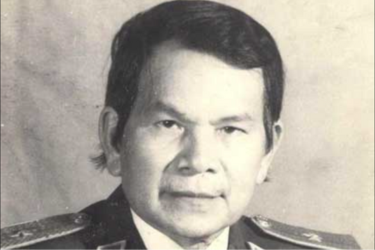 Nhà văn mang hàm Thiếu tướng từng là lính đặc công: 11 năm làm Tổng Biên tập, có tác phẩm phát hành 65.000 bản tại nước ngoài, được truy tặng Giải thưởng danh giá