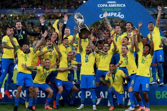 Quốc gia duy nhất góp mặt ở tất cả các kỳ World Cup trong lịch sử, giành 74 chiến thắng, sở hữu 5 chức Vô địch thế giới