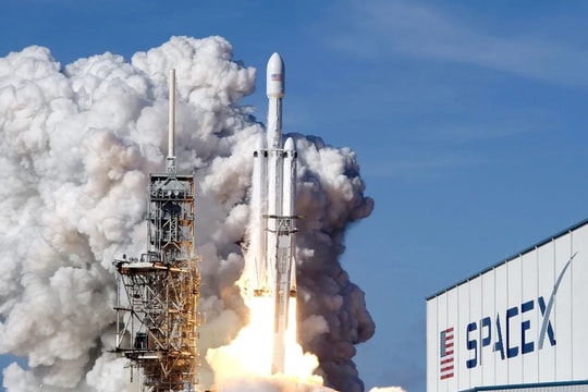 Vốn hóa SpaceX đạt 2.660 tỷ USD sau thương vụ IPO chấn động toàn cầu