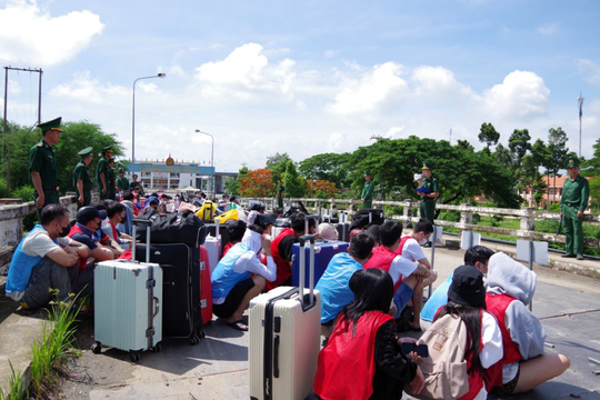 Tiếp nhận 86 'Việt kiều' về nước