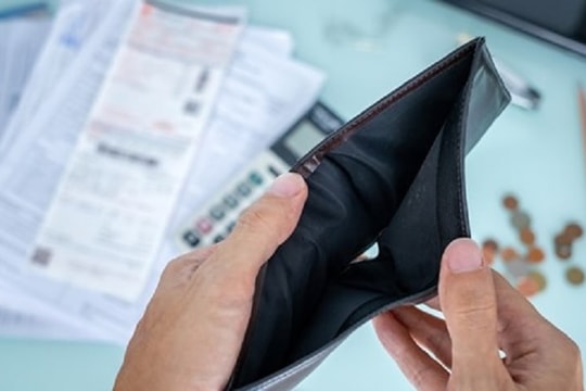 Vợ bán hàng online, chồng làm công nhân thu nhập 15 triệu/tháng vẫn lao đao khi cần tiền gấp