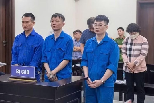 Tuyên phạt án tù cựu Phó Chủ tịch UBND phường và 5 cựu cán bộ tại Hà Nội