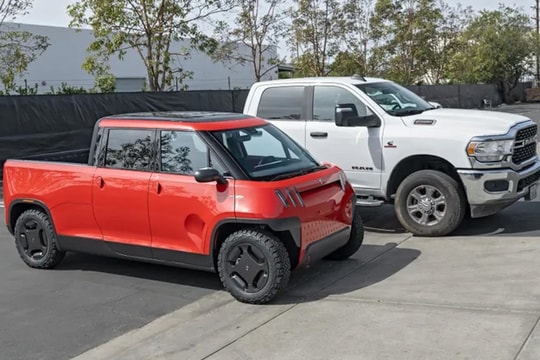Khám phá mẫu bán tải điện nhỏ nhất thế giới: Nhỏ như Mini Cooper, chở hàng ngang Ford Ranger, sạc đầy trong 20 phút