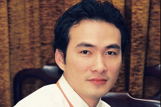 'Nam thần màn ảnh' có cát-xê cao nhất nhì showbiz giải nghệ làm Giám đốc: Đứng tên hàng loạt doanh nghiệp lớn, xây resort 5 sao rộng 120ha để cưới vợ kém 16 tuổi