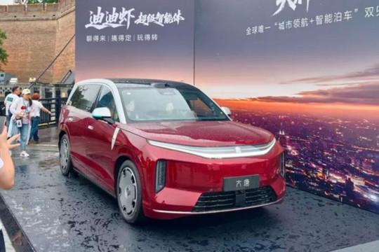 Mẫu SUV điện 7 chỗ hạng thương gia ra mắt: Sạc nhanh 9 phút, tầm hoạt động 950km, giá chỉ từ 839 triệu đồng